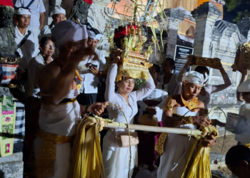 Kolaborasi Tari Sanghyang Jaran dengan Genjek