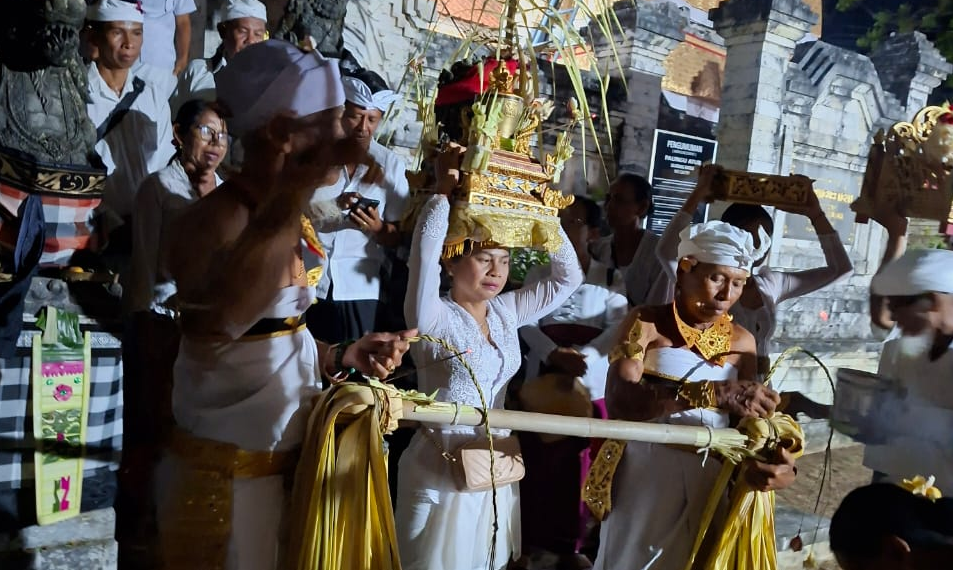 Kolaborasi Tari Sanghyang Jaran dengan Genjek