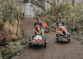 Taksi Ferrari-Lamborghini ala Kawah Ijen