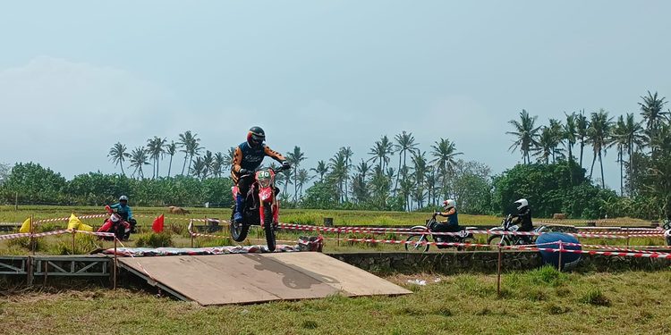 Deru Mesin di Pesisir Tabanan: Keseruan Swank Rally Tutup Rangkaian Slidetober Fest 2026