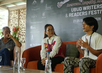 Semakin Personal Sebuah Cerita, Semakin Universal Ia Dibaca–Catatan Diskusi “The Global Lens: Why Local Stories Matter” di UWRF 2026