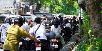 Sudah di Lajur Kiri, Malah Mau Disalip dari Kiri